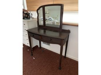 Vintage Vanity Table With 3 Piece Mirror