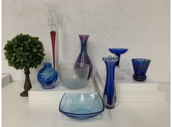 Shelf Lot -blue Vases