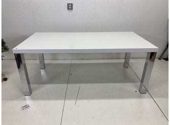 White Lacquer And Chrome Legs Table