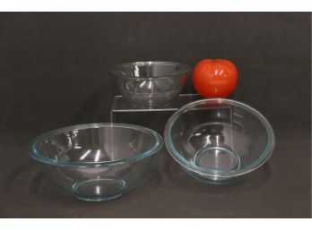 3 Nested Pyrex Kitchen Bowls -  1.5Qt And 0.0Qt And 0.50Qt