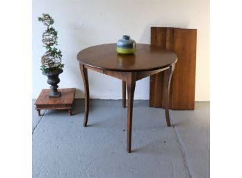 1950s S. Cavallo Dining Table - Expandable With 4 Dining Table Leaves