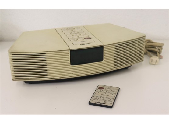 White Bose Radio With Remote