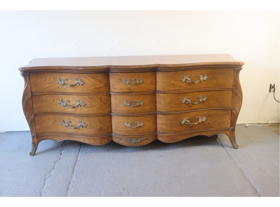 Hickory Manufacturing Co 9 Drawer Dresser With Brass Mounts Good Condition.