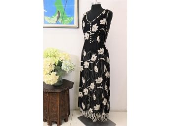 Black And White Floral Long Dress - Size: Large