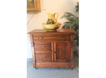 Victorian-style Wash Stand With Three Drawers And One Door Cabinet