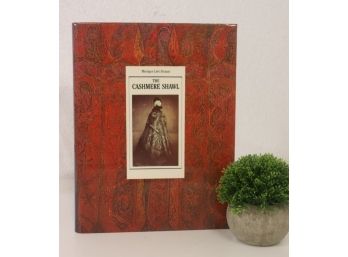 BOOK/Fashion - The Cashmere Shawl By Monique Levi-Strauss, English Language Edition 1988