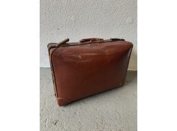 Vintage Brown Leather Travel Case Brass Closures, Corner Guards And Lock (no Key)