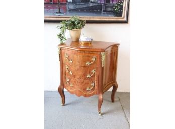 Elegant Entre Deux Chest Of Drawers In Varigated Match Marquetry And Ormulu Mounts