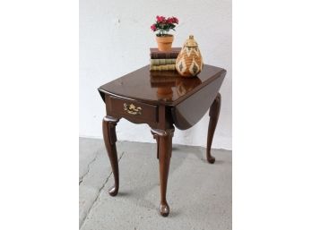 Queen Anne Style Drop Leaf Side Table -Rectangle To Oval Geometry Included