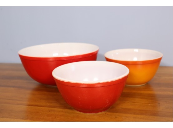 Vintage Pyrex Mixing Bowls -(Set Of Three )