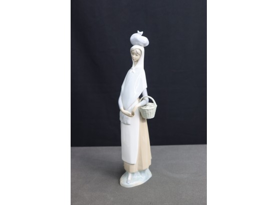 Vintage Lladro Figurine 'Girl Marketing Day' #4502, Retired (fully Marked On Bottom)