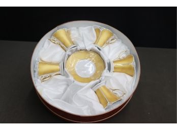 Five Gold And White Porcelain Demitasse Cups With Gift Box - As New Count Is 6, But 1 Is Missing