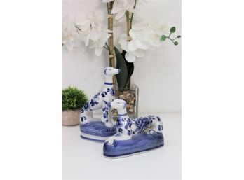Pair Of Well Behaved Porcelain Flower Dogs - Blue & White Centrum Made In China