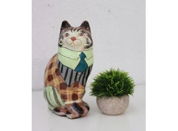 Crafty Kitty Cat Figurine
