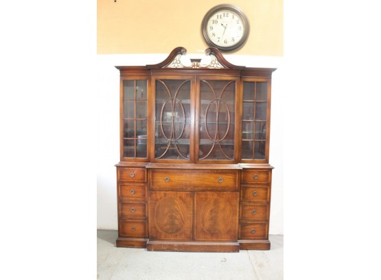 Vintage Grosfeld House NY-CHI-LA Traditional Astragal Glazed Breakfront Cabinet Good Quality . Large