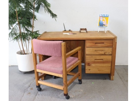 Finished Pine Desk With Matching Castered Chair This End Up Furniture )