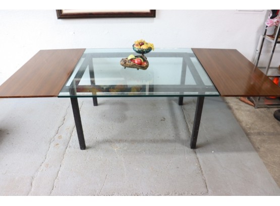 Extensible Glass Coffee Table With Two Gorgeous Walnut Leafs - Pebbled Black Metal Frame