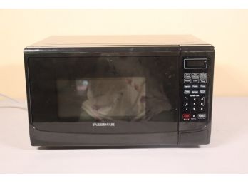 Farberware Countertop 700 Watt Microwave (used)