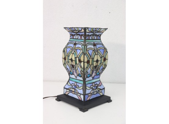 Tiffany Style Vase Shaped Accent Lamp