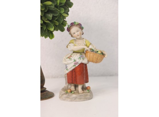 Vintage Sitzendorf Dresden Porcelain Harvest Maiden Figurine