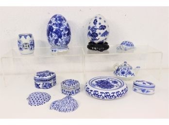 Quirky Group Of Flow Blue China Decorative Objects - Eggs, Shells, A Turtle And Others