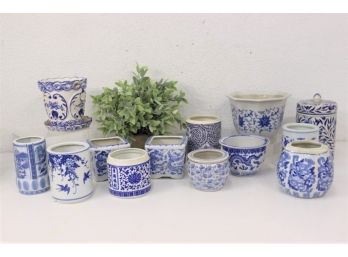 Chinese Group Lot Of Blue & White Porcelain Canisters, Pots, And Vessels