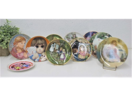 Collection Of 10 Novelty Decorative Plate Princesses, Kitties, And Margaret Keane Big-Eye Girl And More