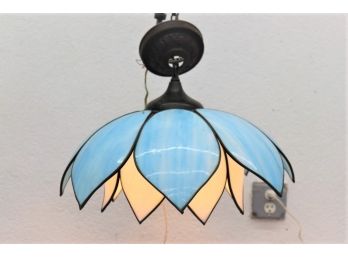 Double Lotus Flower Blue And White Tiffany-style Pendant Lamp  (Composite Plastic)