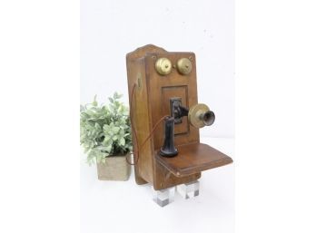 Working Radio Styled As Vintage Hand Crank Wall Telephone