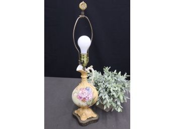 Vintage Porcelain Grecian Gourd Ewer Lamp On Pierced Brass Base (needs Rewiring)