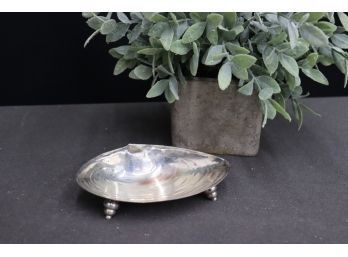 Polished Stainless Clam Half-Shell Dish On Nautilus Feet