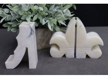 Split Fleur De Lys Onyx Bookends And White Marble Triple Wave One-Piece Bookend