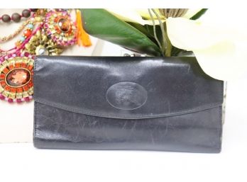 Burberrys Black Leather Wallet With Snap Clip Coin Enclosure On Back (check Book Length)