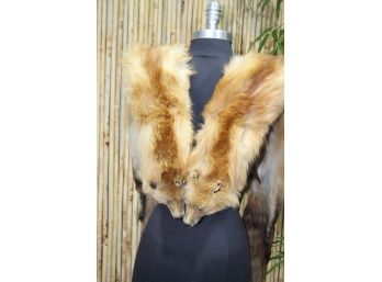Vintage  Fox Fur Stole With Double Heads On The Back