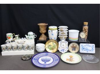 Charming Mixed Lot Of Plates, Objects, Cups, Clocks Etc In Porcelain, Glass, Ceramic And Other