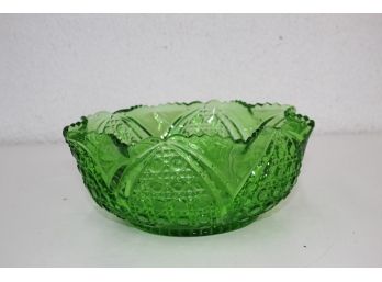 Vintage Emerald Green Pressed Glass Spear And Sphere Pattern Bowl