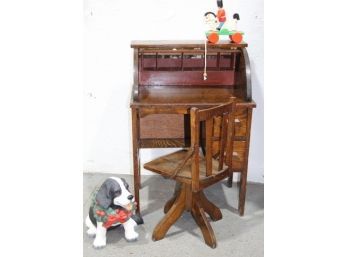 Vintage Oak Rolltop Child's Desk And Chair (RollTop Tambor Is Stuck Inside Track)