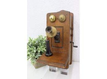 Vintage The Country Belle Reproduction Wall Telephone Tube Radio