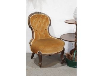 Tufted Victorian Spoon Back Parlor Chair