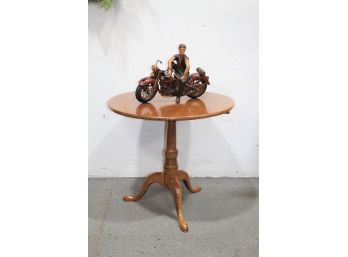 Victorian-style Round Tripod Side Table