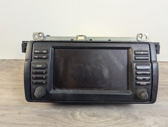 For Parts / Repair BMW M3 646 AM FM Radio - Damage On Pixel Untested