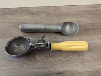 2 Vintage Ice Cream Scoops Roll Dippers Aluminum