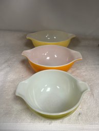 3 Vintage Pyrex Bowl