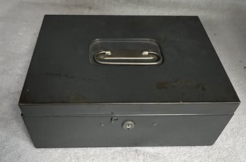 Metal 'Cash' Box