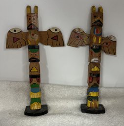 2 Vintage Everglades Indian Hand Carved Souvenir Totem Pole Collectibles (Brown)