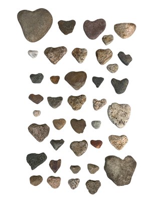 Lot Of Heart Shaped Stones Great For Crafts Or Garden