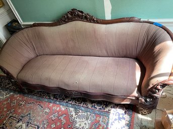 Carved Walnut Victorian Sofa 81 X 30 X38