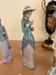 3C Vintage Lladro 'Reading' Porcelain Figurine