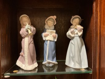 3D Trio Of Lladro Christmas Caroling Figures