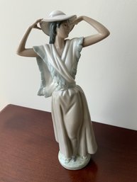 3A Lladro Figurine 12 Inches Tall Daisa 1985